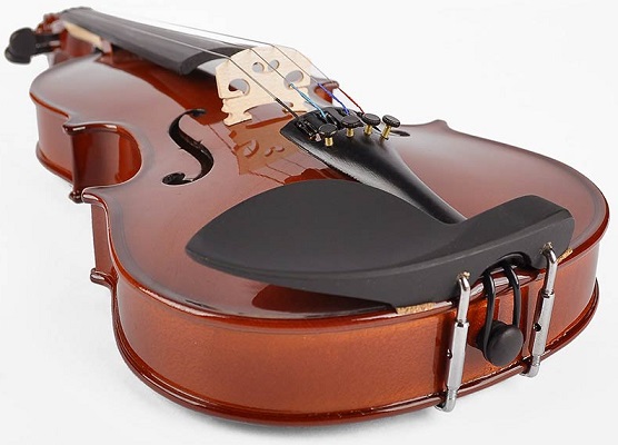 4/4 Viool Leonardo LV1544  is een viool voor Beginners. Je krijgt deze viool speelklaar of op verzoek Super Speelklaar. Dit is echt een viool om te kijken of vioolspelen iets voor u is.  Bij Super Speelklaar stellen we de viool optimaal af.  
